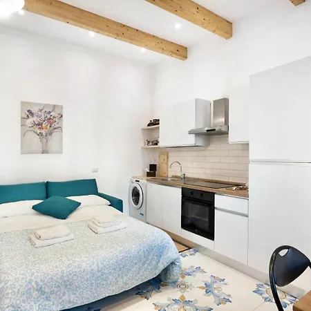 Casa Da Enza A Toledo Napoli