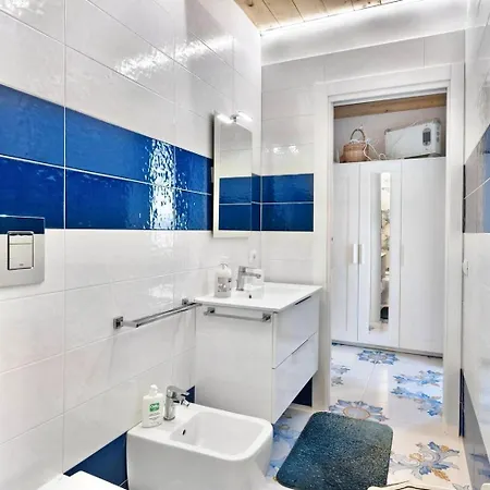 Casa Da Enza A Toledo * Napoli